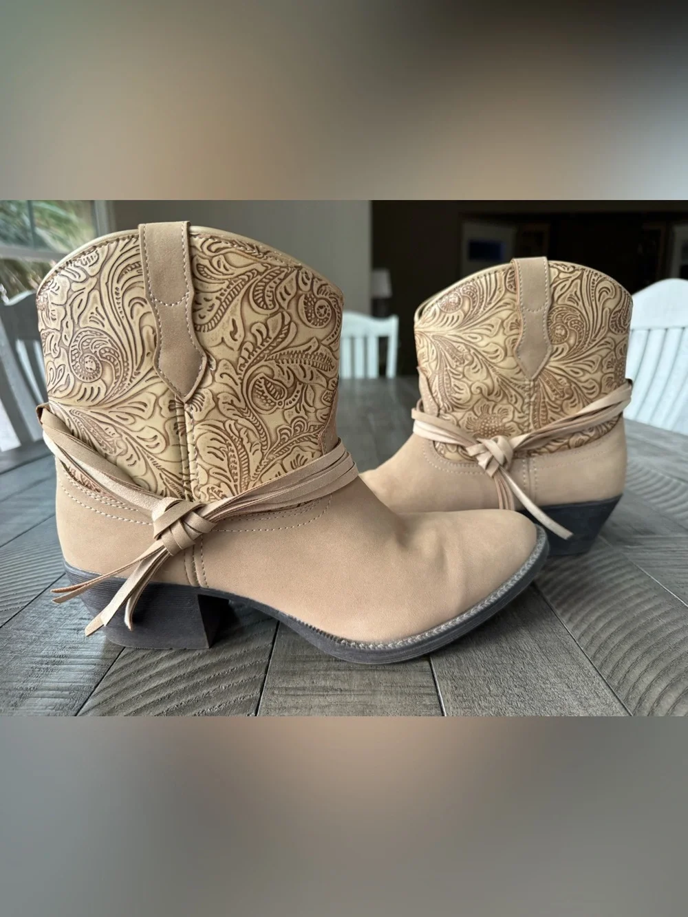 Dingo Valerie Floral Tooled Knotted Stap Western Ankle Booties Women’s Size 9